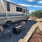35\' Rv- Glamping, Firepit, Private, 15Min To Plaza