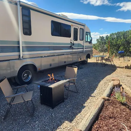 Holiday park 35' Rv- Glamping, Firepit, Private, 15min To Plaza