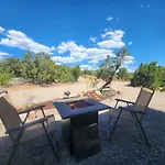 35\' Rv- Glamping, Firepit, Private, 15Min To Plaza